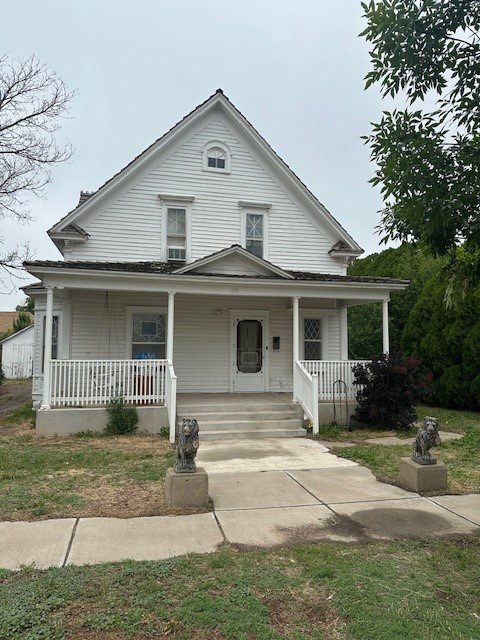 Front view of 26 S. Grant Ave., Liberal, KS