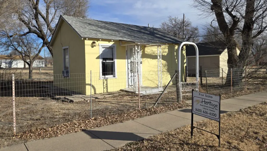 Front view of 407 E. 8th Street, Liberal, KS