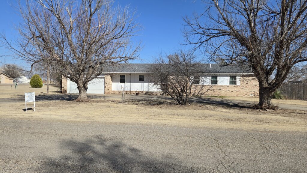 Front view of 105 S Roberts, Turpin, OK